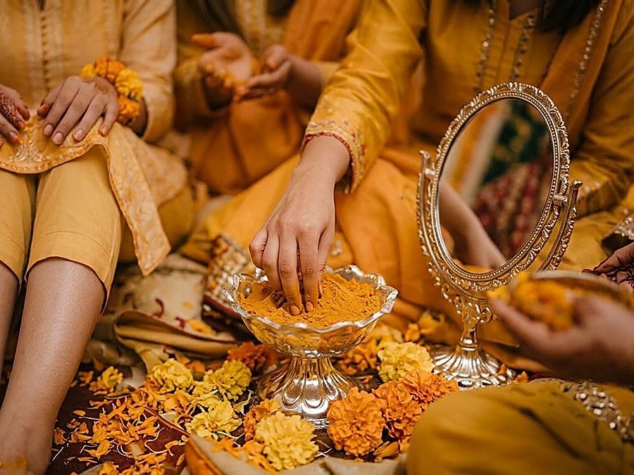 Mehndi stage with dhol